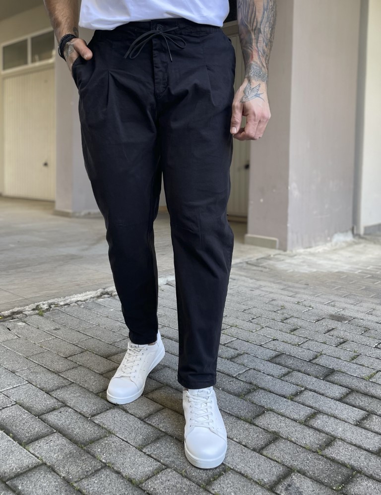 Ανδρικό μαύρο loose υφασμάτινο παντελόνι με πιέτα 2344